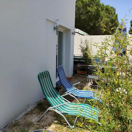 Bed and Breakfast La Casita Serignanaise - Apt T2 - Clim - Jardin Экстерьер фото