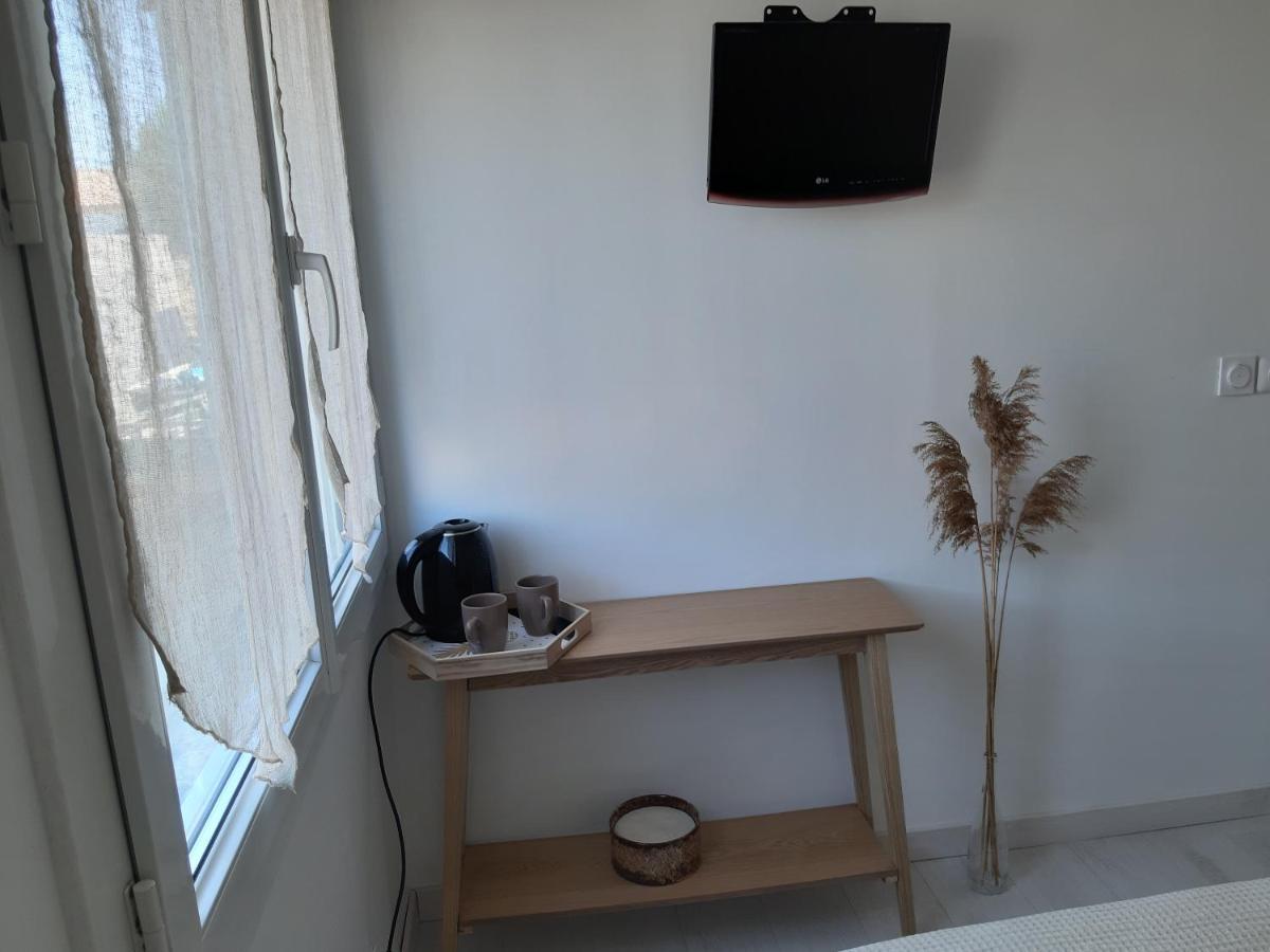 Bed and Breakfast La Casita Serignanaise - Apt T2 - Clim - Jardin Экстерьер фото