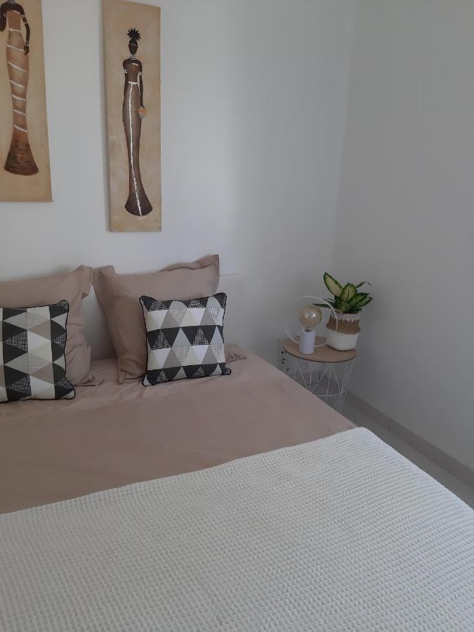 Bed and Breakfast La Casita Serignanaise - Apt T2 - Clim - Jardin Экстерьер фото