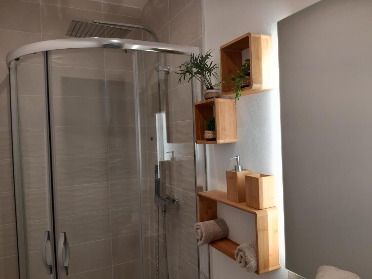 Bed and Breakfast La Casita Serignanaise - Apt T2 - Clim - Jardin Экстерьер фото