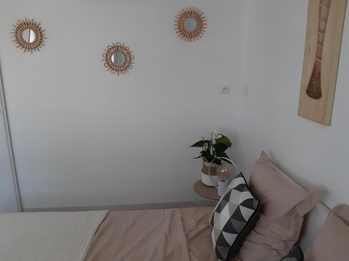 Bed and Breakfast La Casita Serignanaise - Apt T2 - Clim - Jardin Экстерьер фото