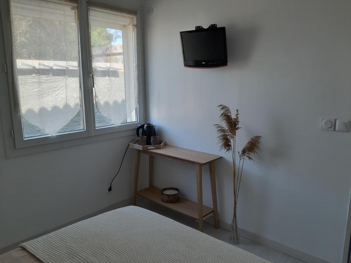 Bed and Breakfast La Casita Serignanaise - Apt T2 - Clim - Jardin Экстерьер фото